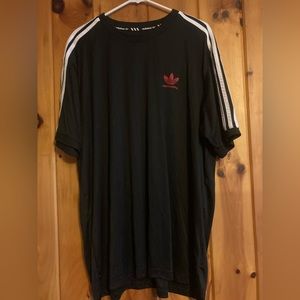 Adidas Men’s XXL skateboarding T shirt
